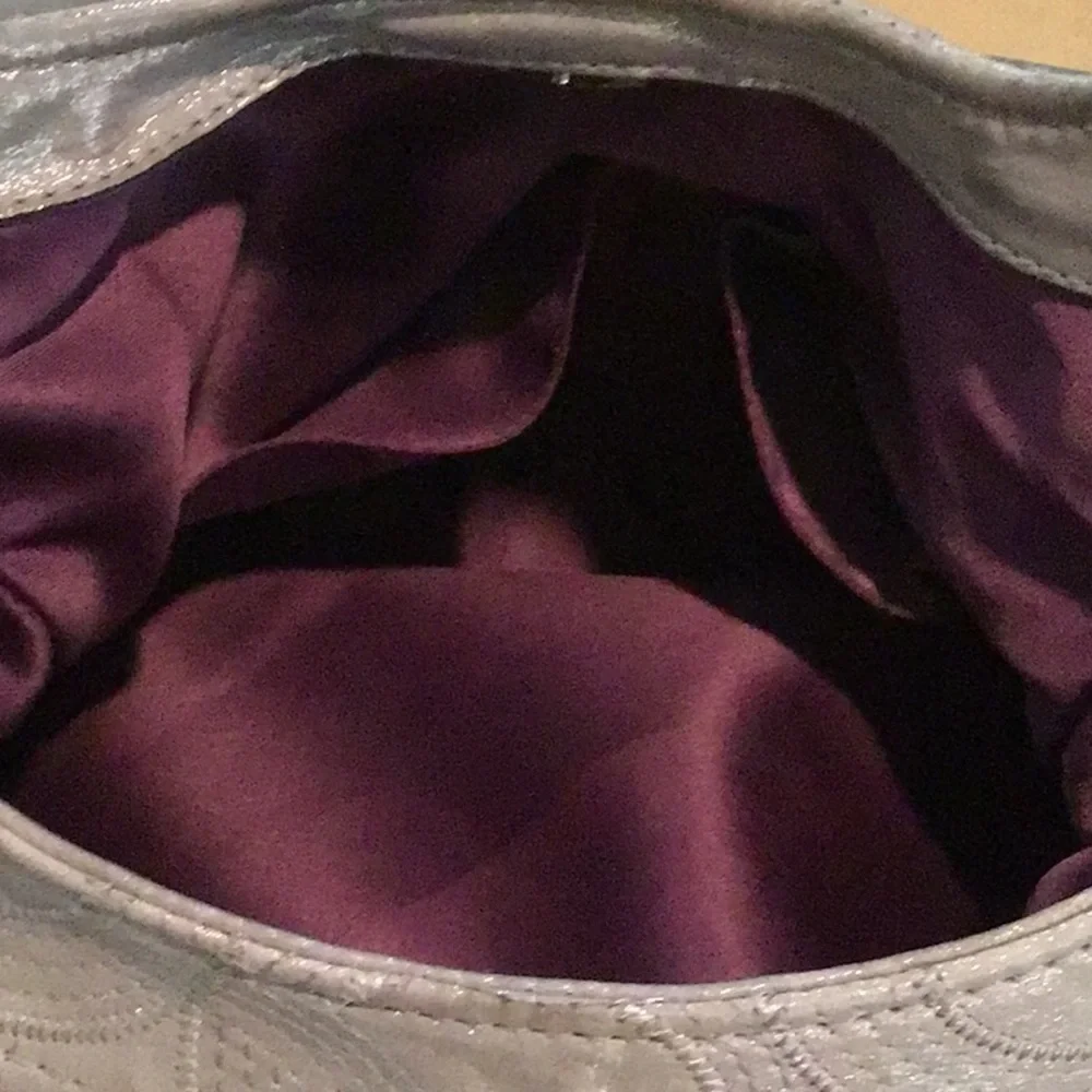 Coach handbag compartments