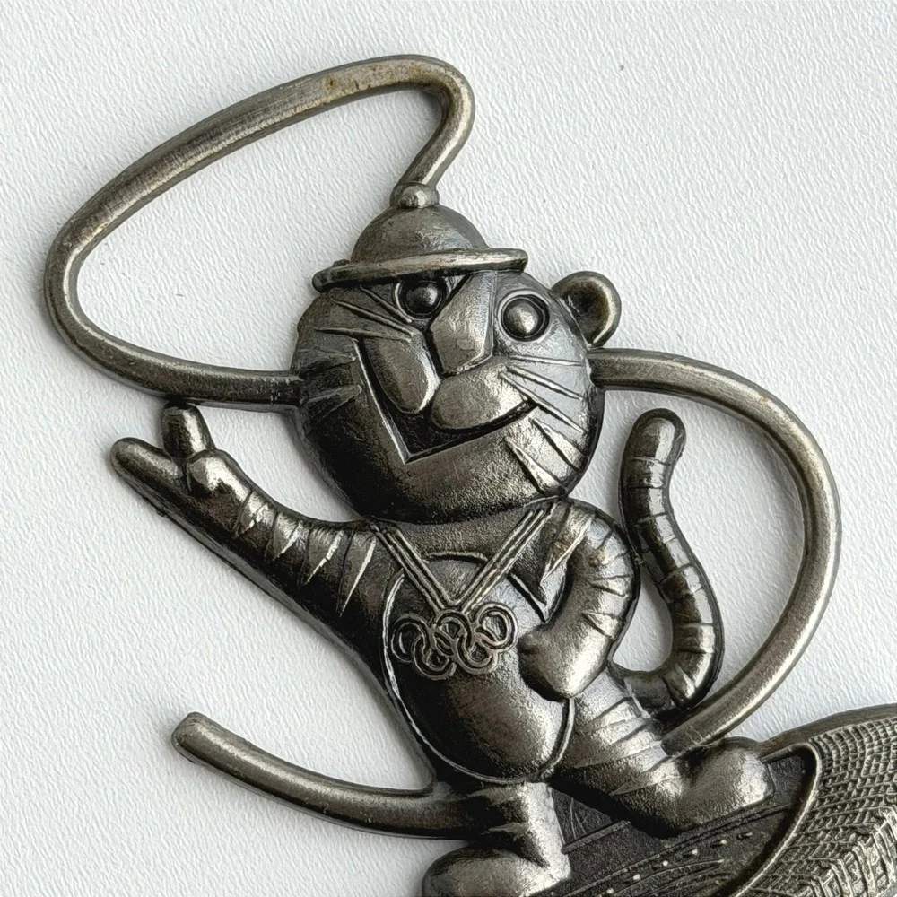 Vintage 1988 Seoul‎ Olympics Decorative Figural Metal Tiger Bottle Opener