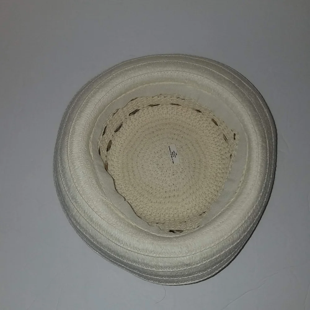 Hat. Wide rim. Straw.