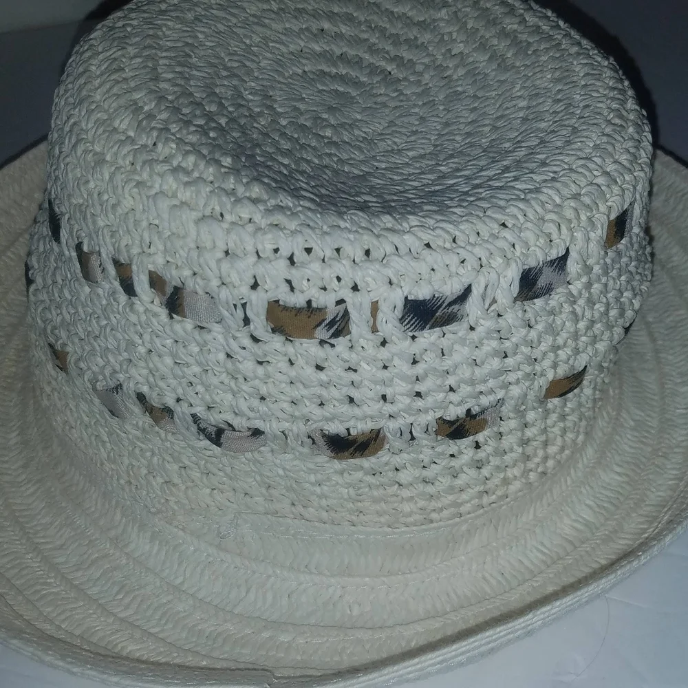 Hat. Wide rim. Straw.