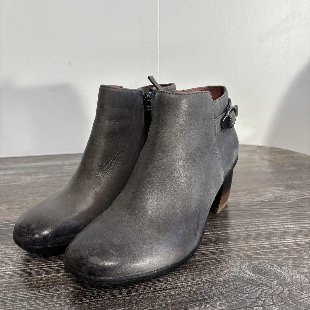 Dansko Booties Womens Size 38 Gray Leather Waterproof Ankle Zip Block Heel