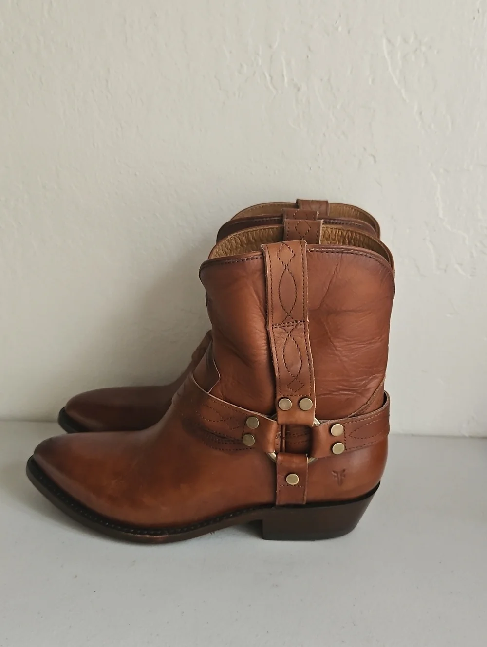 Frye timeless details
