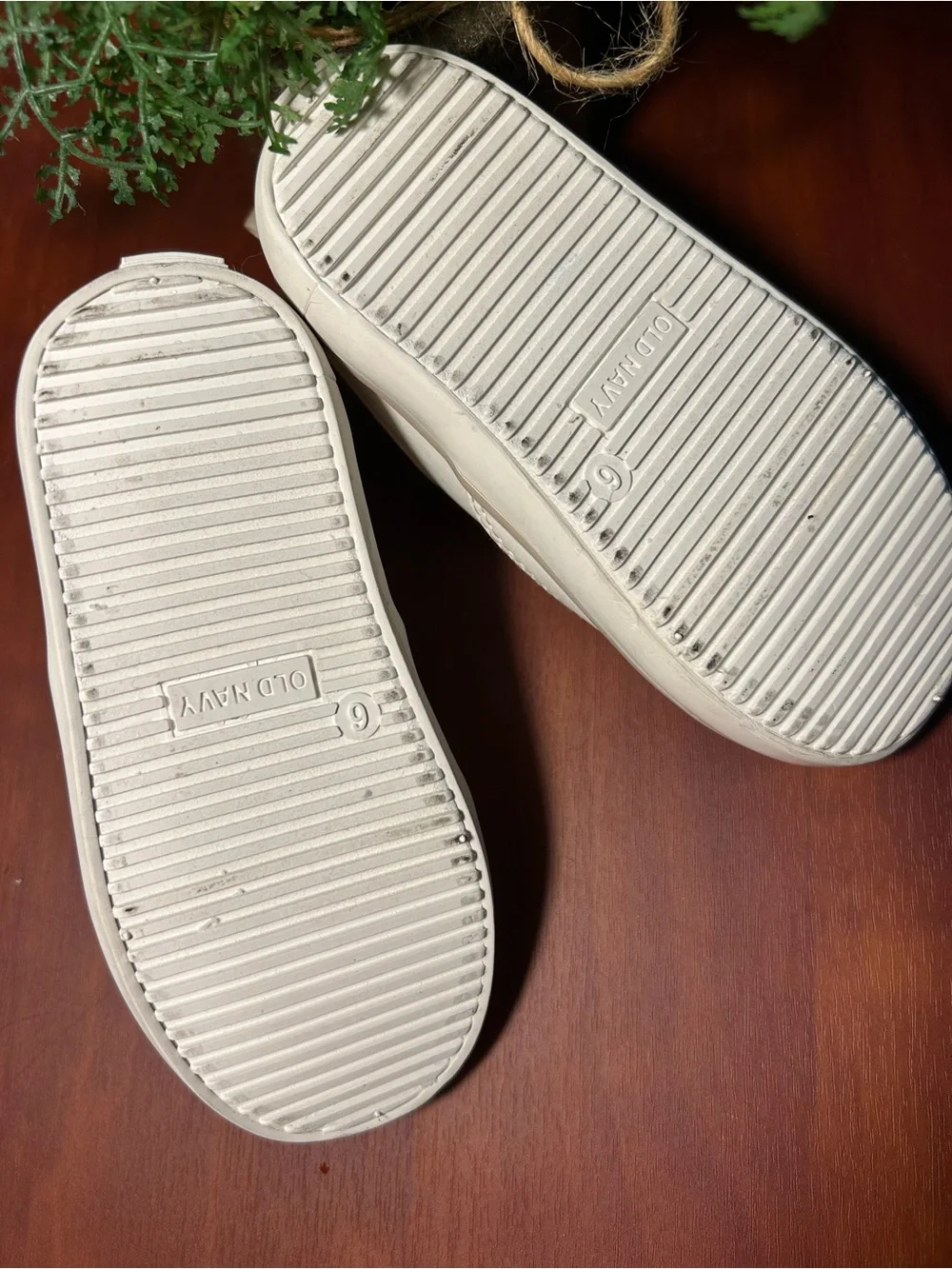 Old Navy simple cream