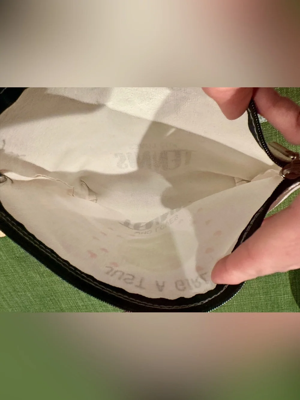 N/A cosmetic bag