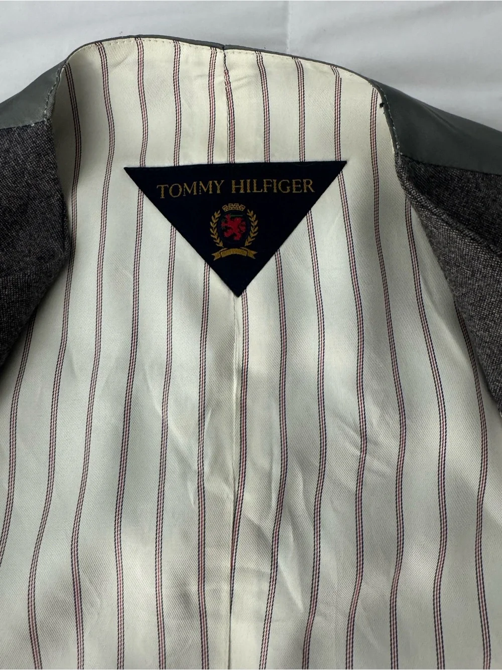 Tommy Hilfiger hem label