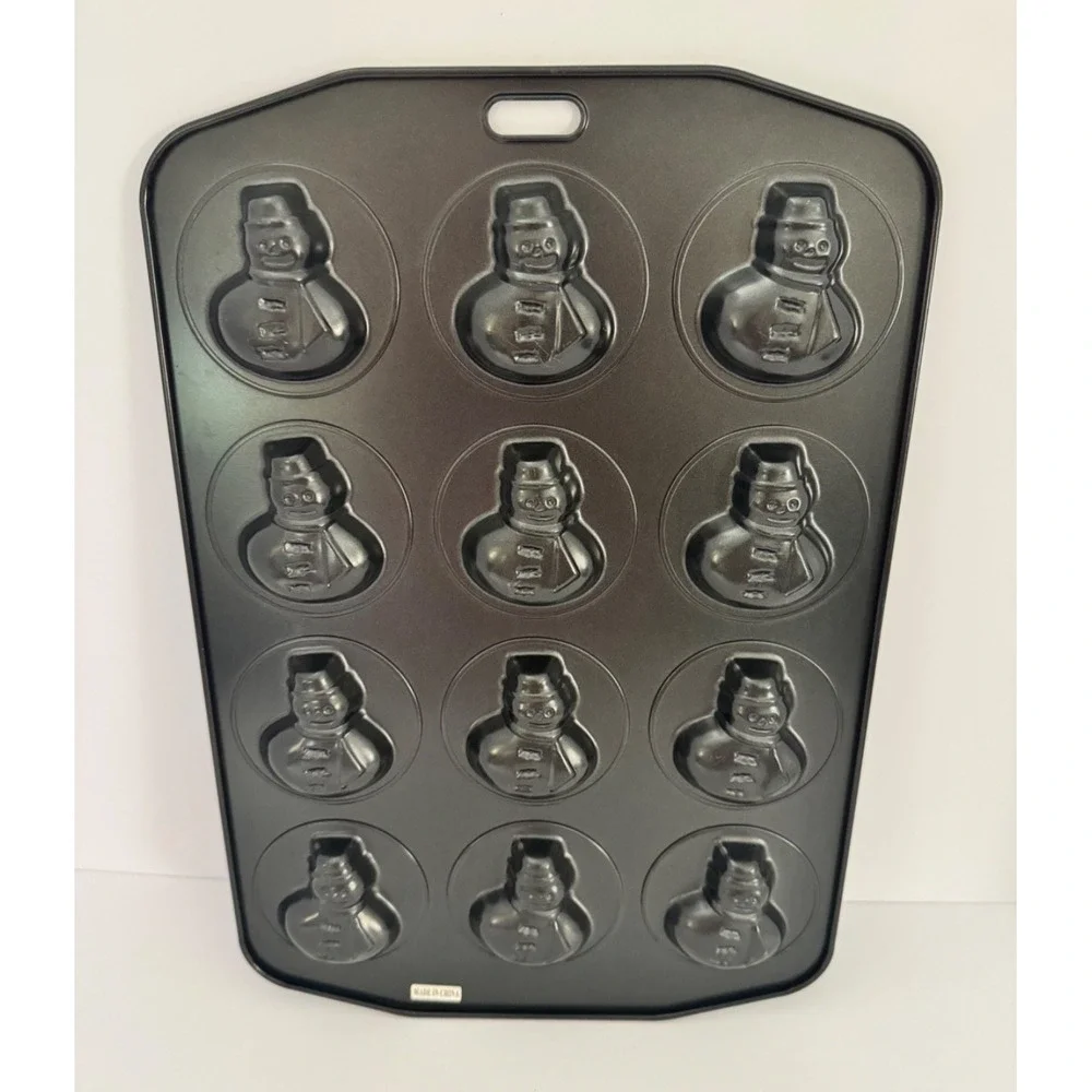 Snowman 12 Cup Nonstick Muffin Cupcake Pan Holiday Winter Baking Mold Dark Gray