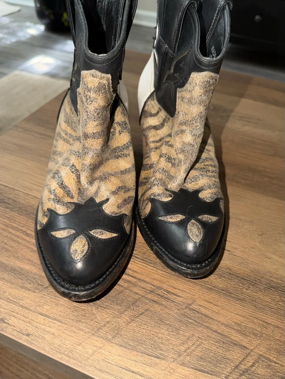 Golden Goose Ankle Boots Women's Size 7‎ Black Leather Western Cowboy Booties