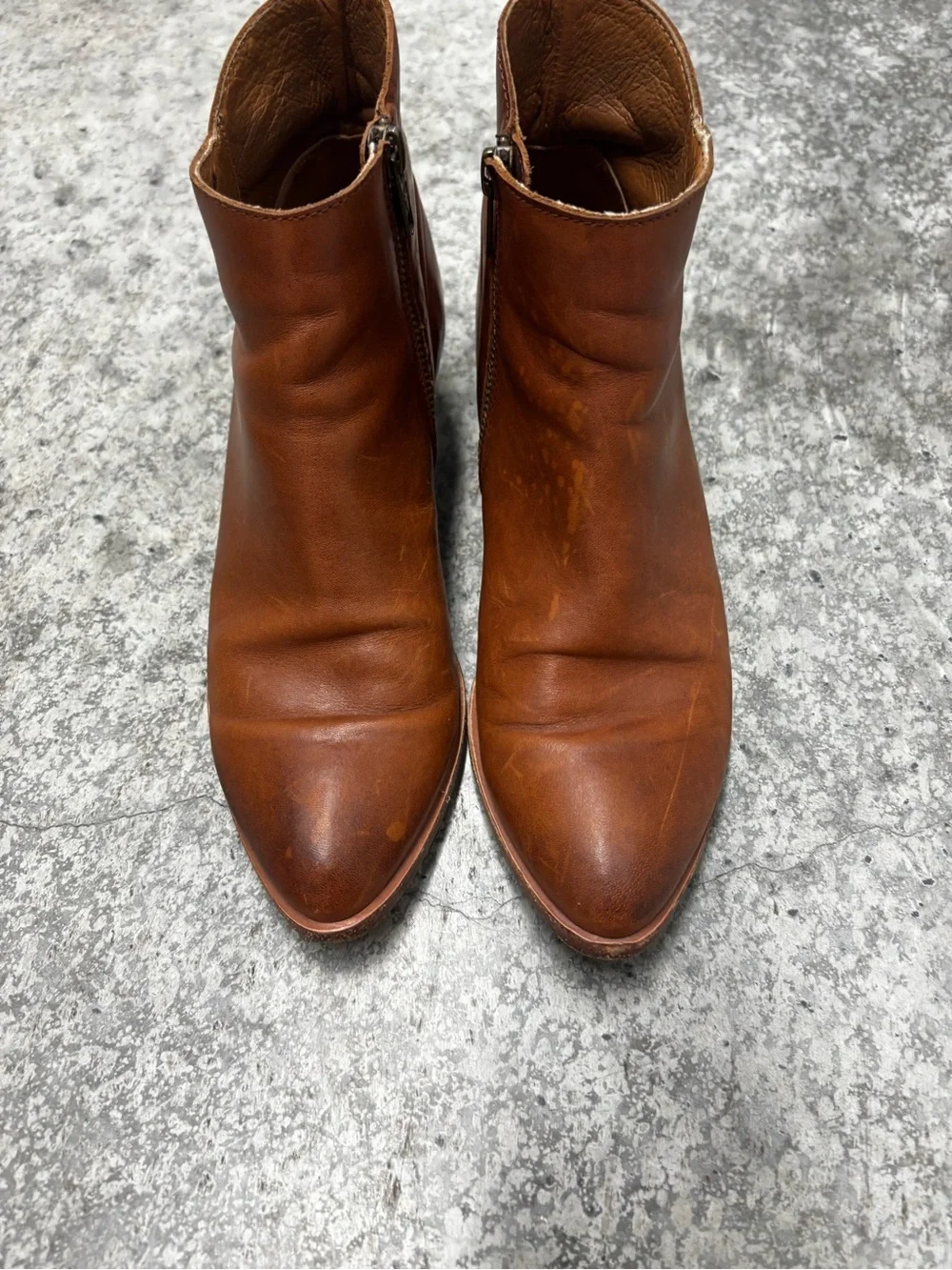 Frye Carson  piping bootie size 7.5