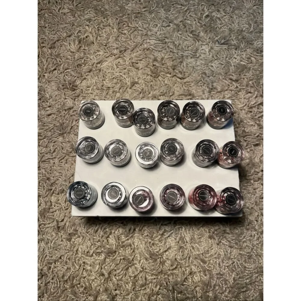 Younique lot 18