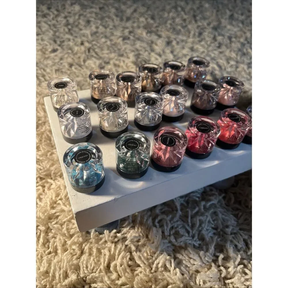 Younique lot 18