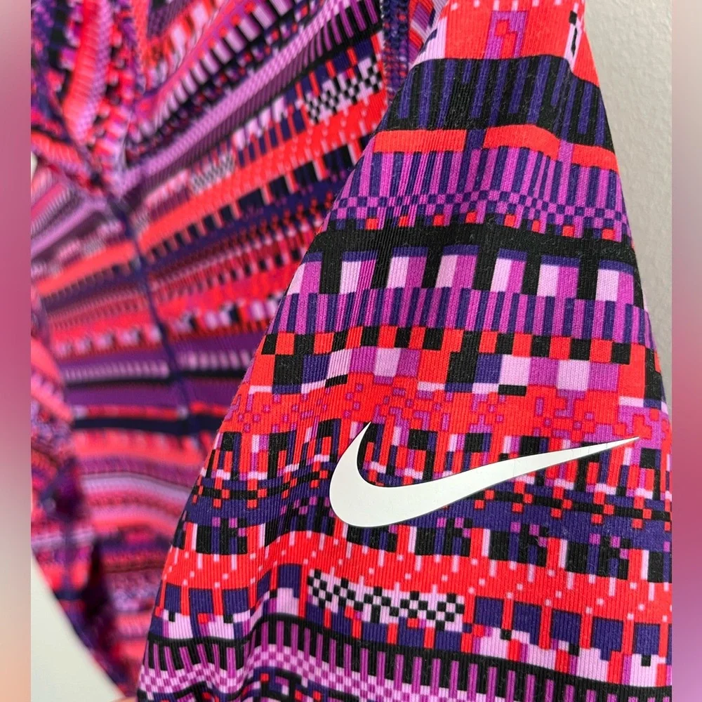 Nike vibrant pullover