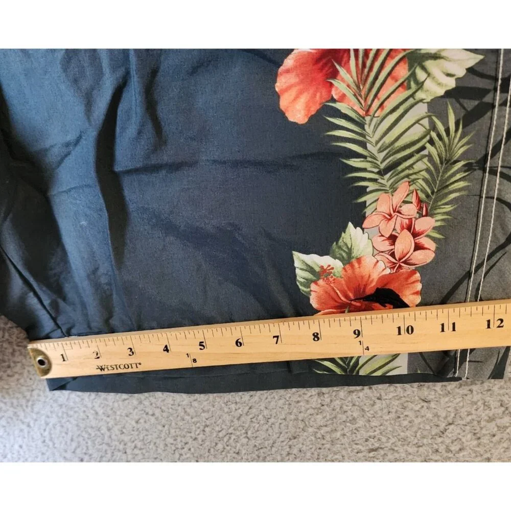 Tommy Bahama large relax