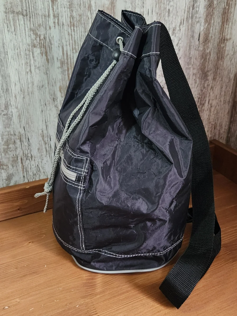Source Unknown compact drawstring