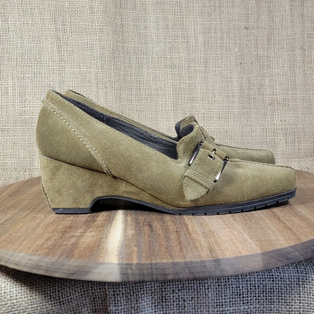 AEROSOLES chic olive