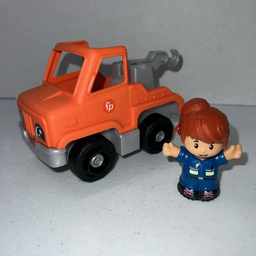 Fisher-Price Little People Toddler Toy Help and Go Tow Truck and Figure