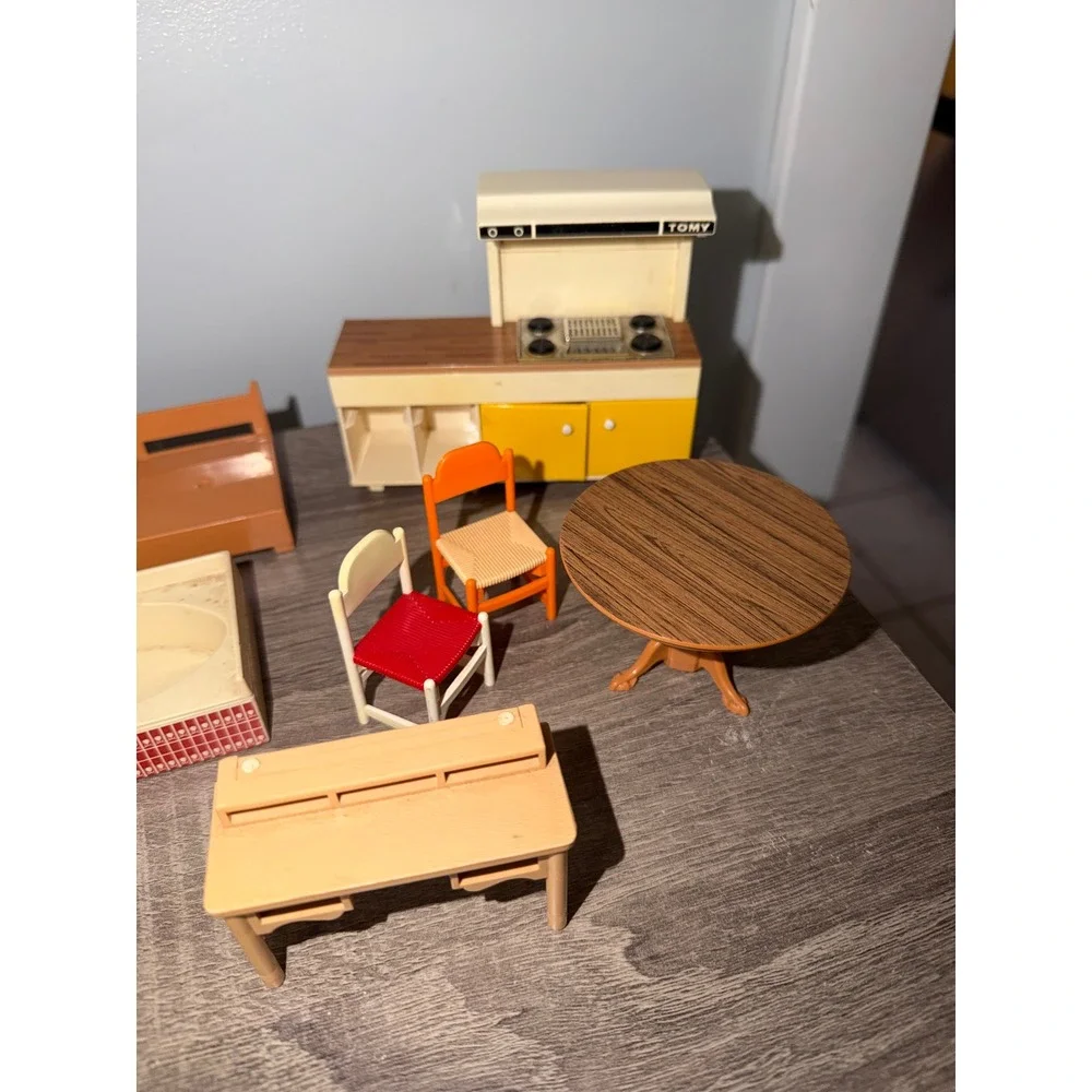 Tomy vintage dollhouse
