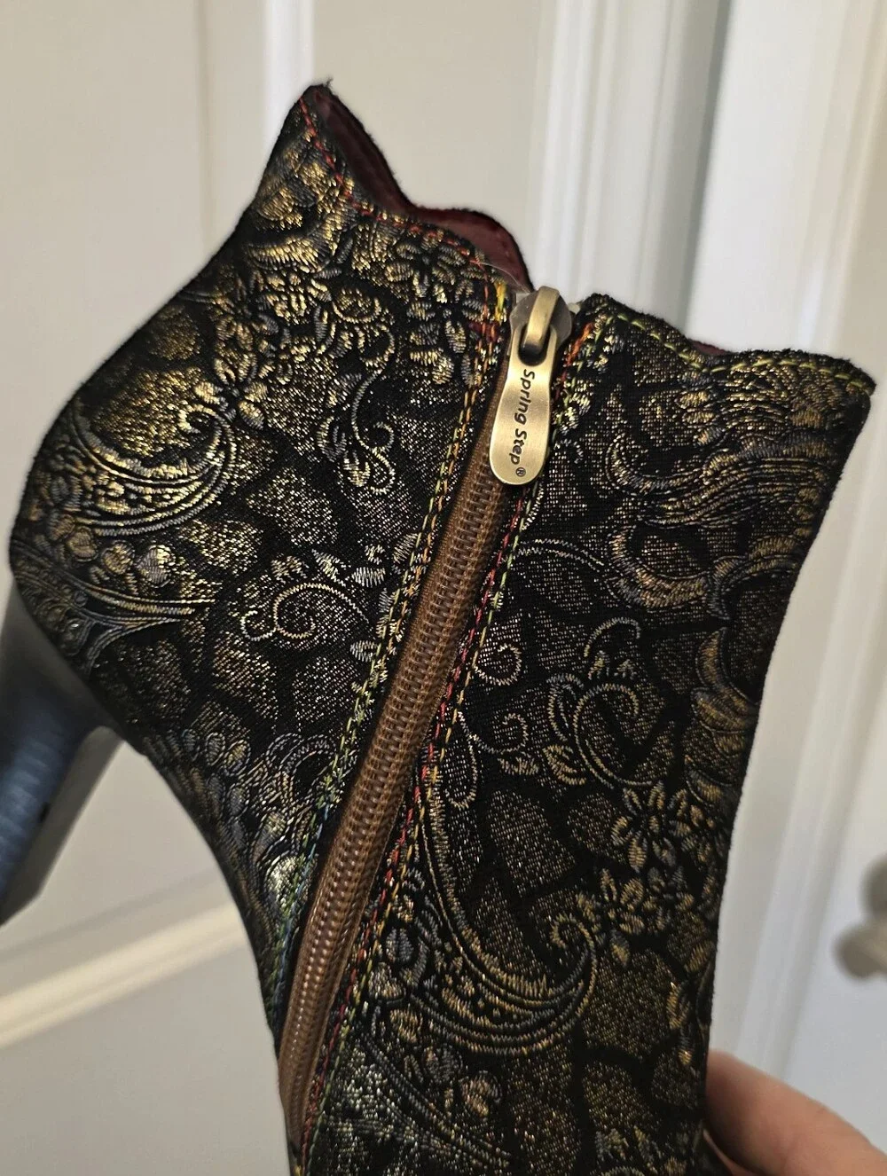 L'Artiste Smokinhot Black & Gold Brocade Ankle Booties with Side Zip Size 39/8.5