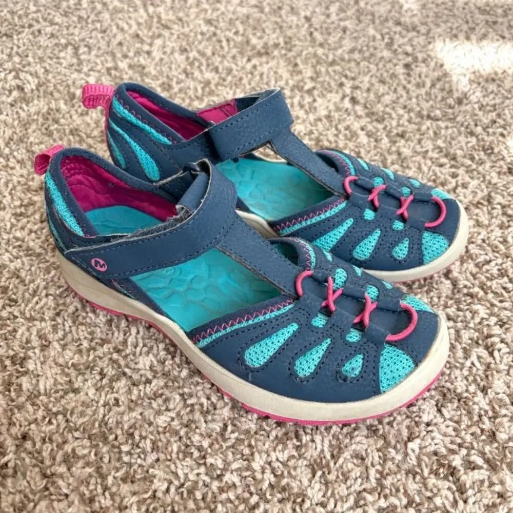 Size 2 / Girls Merrell Sandals