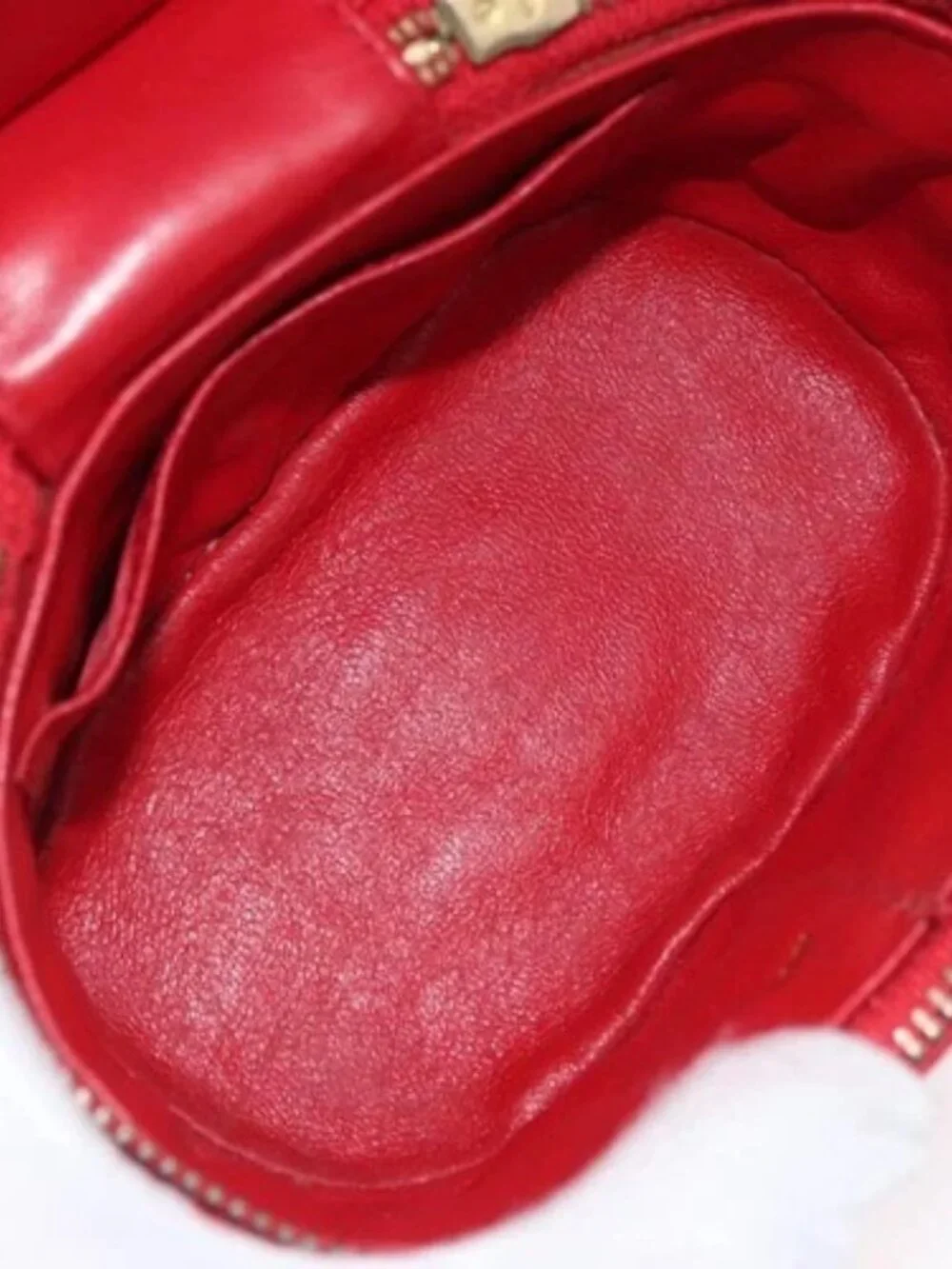 CHANEL brand	chanel color	red