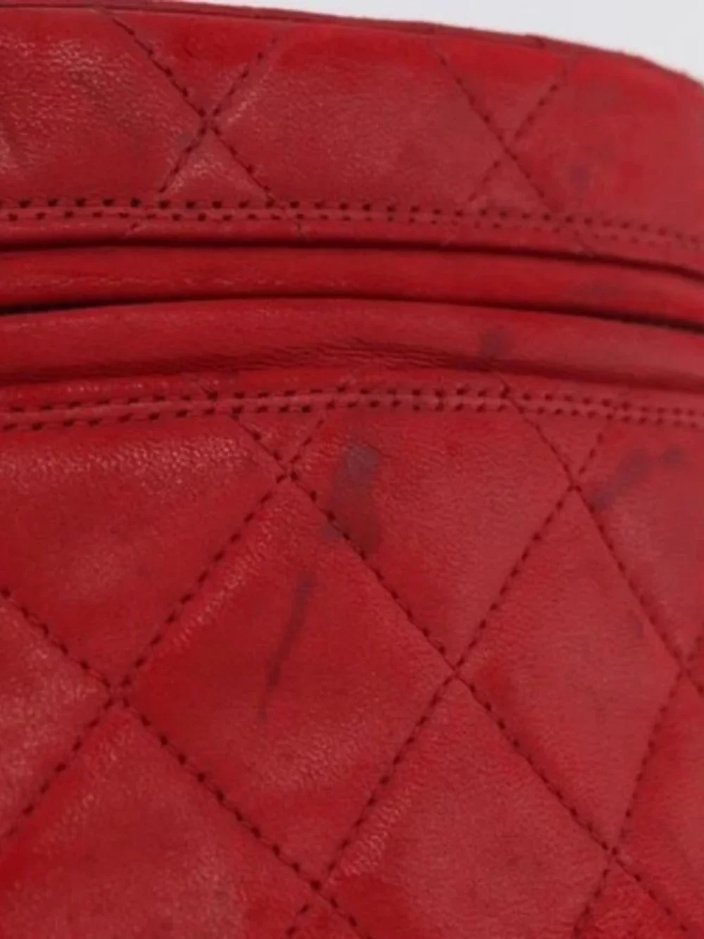 CHANEL brand	chanel color	red
