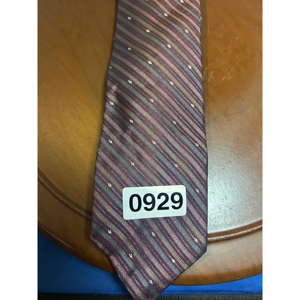 N/A benchley designer