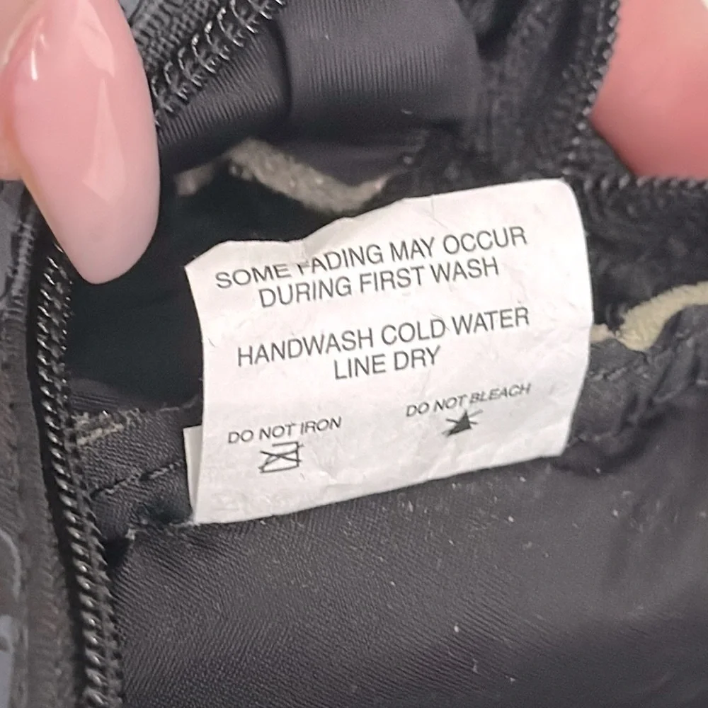 Lesportsac cosmetic zipper