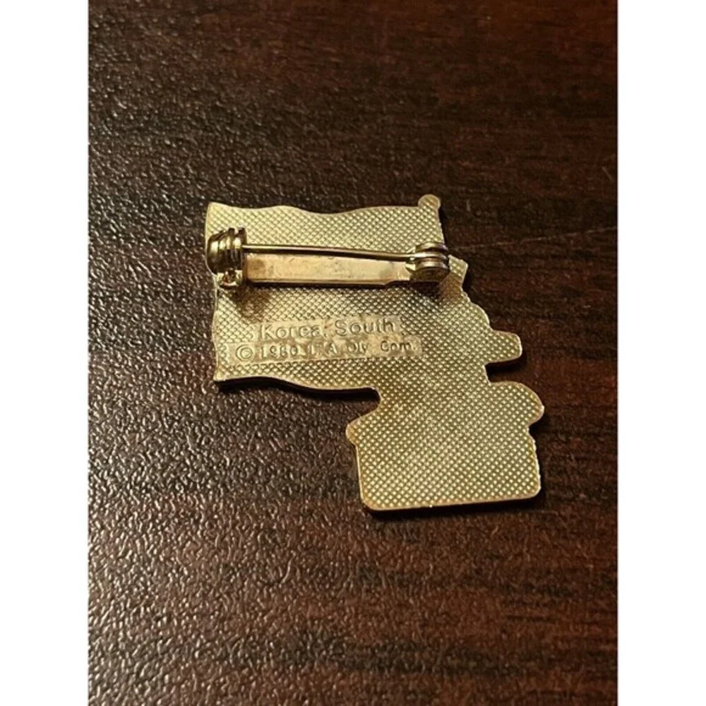 Coca Cola front pin