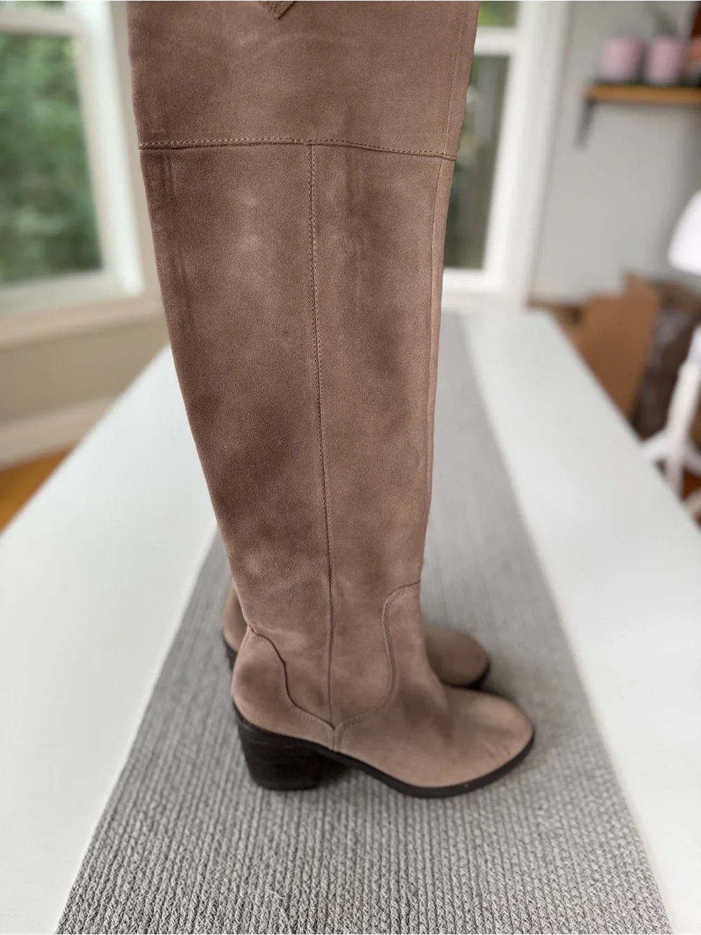 Seychelles over knee