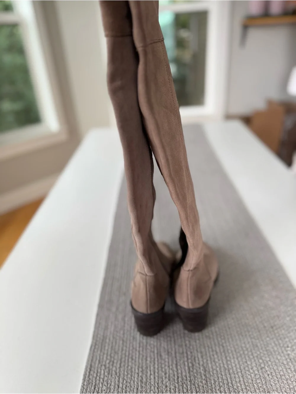 Seychelles over knee