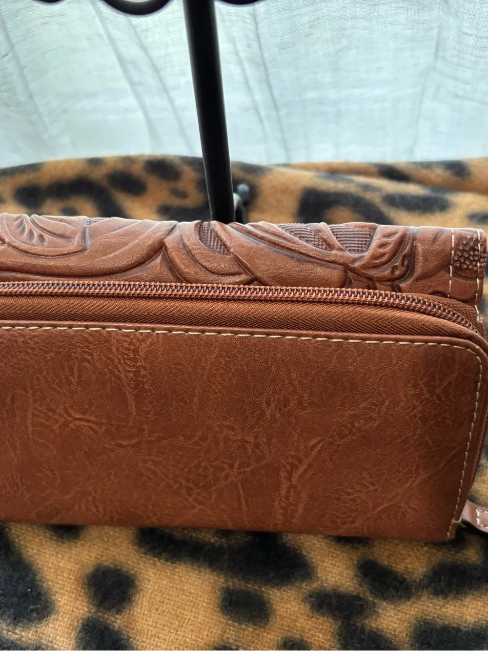 N/A embossed floral