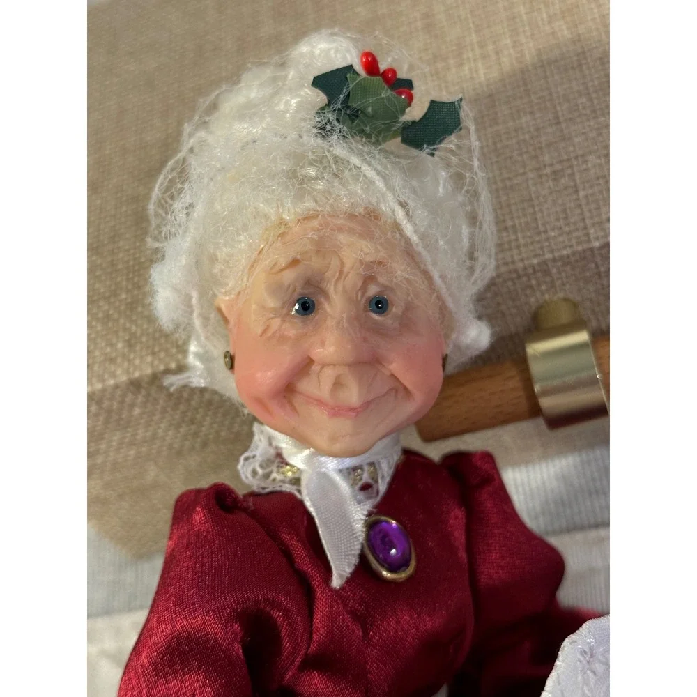 Giftcraft mrs claus