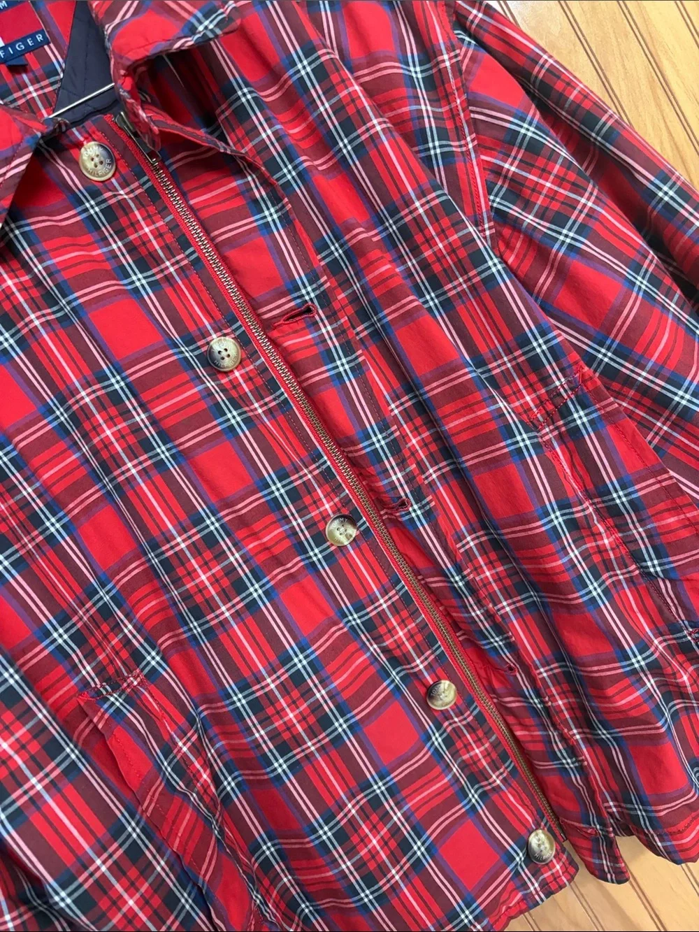 Tommy Hilfiger 90s grunge