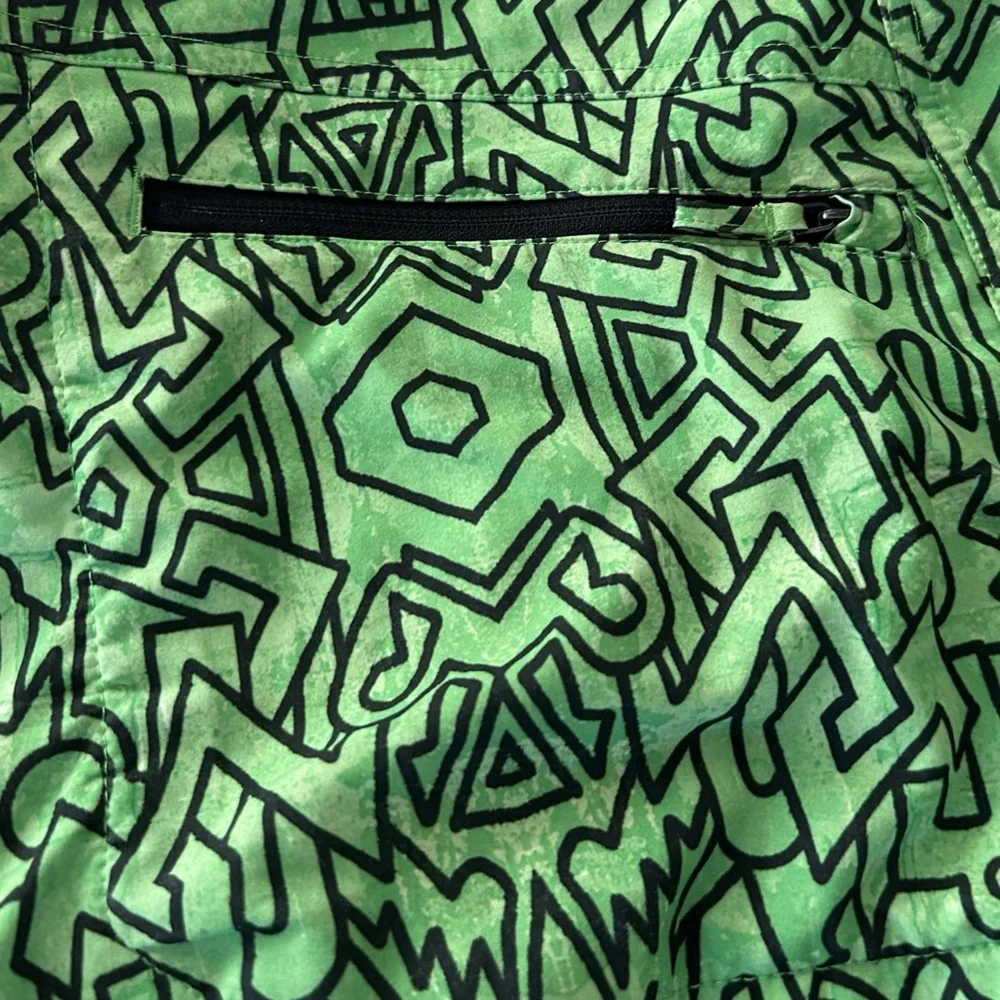 Under Armour loose smoke lining