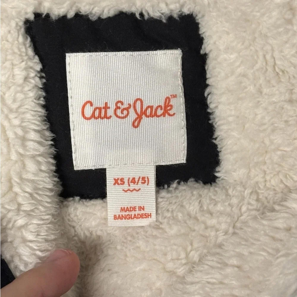 Cat & Jack ships business
