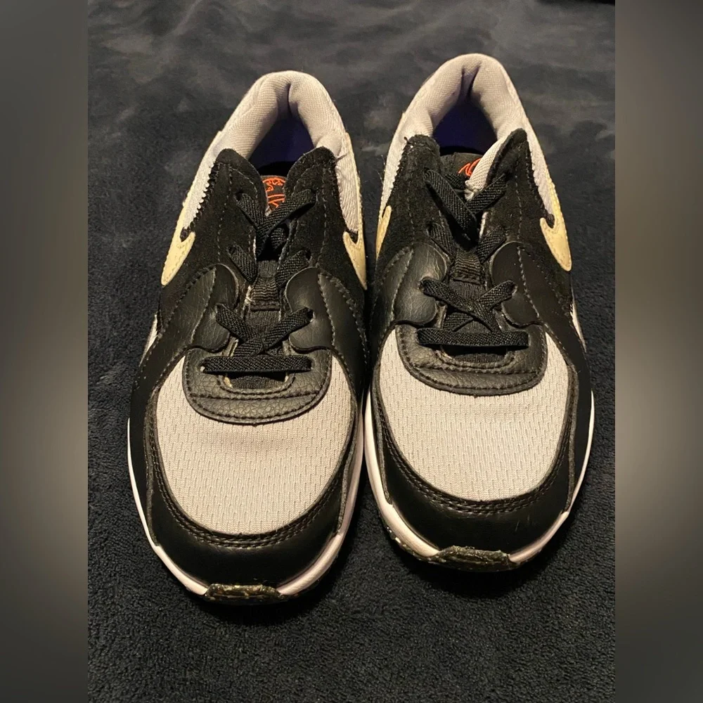 Nike low top