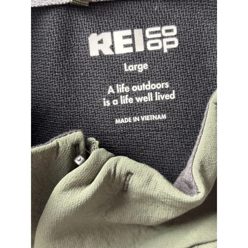 Rei Co-Op brand rei