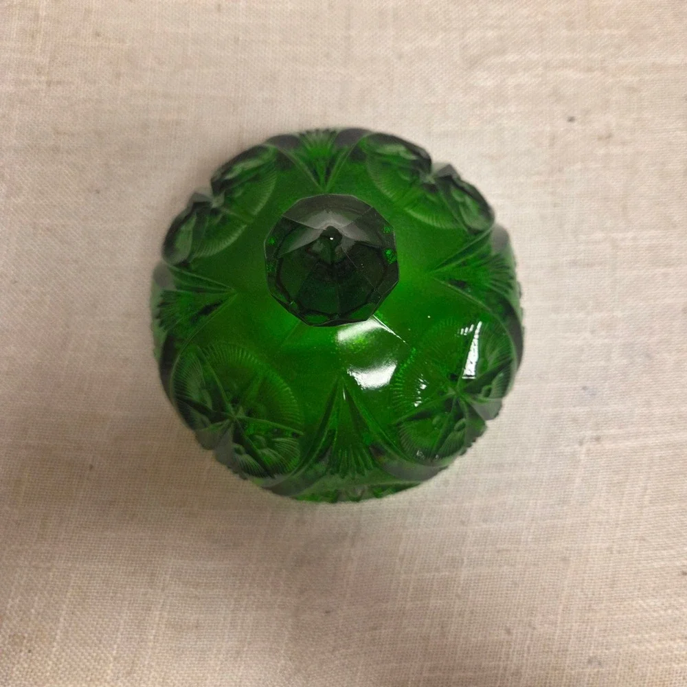 Unbranded vintage emerald