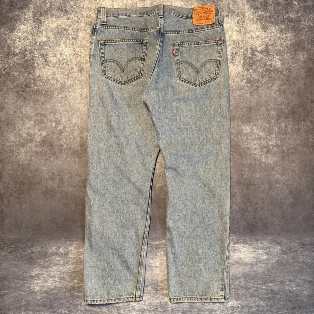 Levis measurements shown