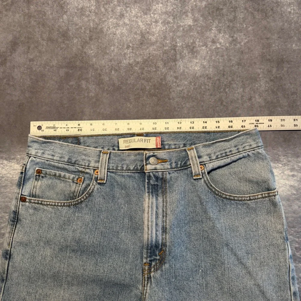 Levis measurements shown