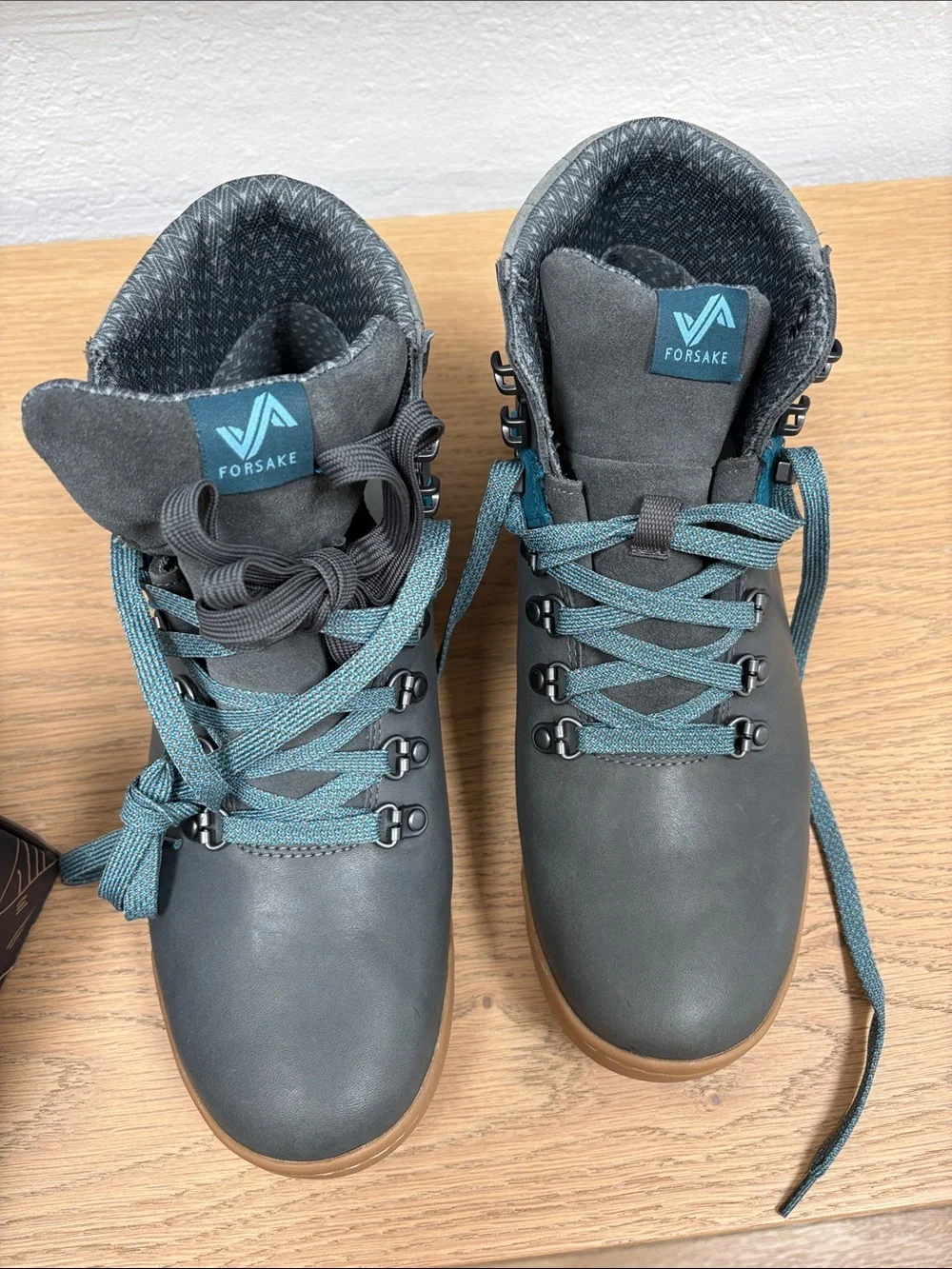 Forsake gray active