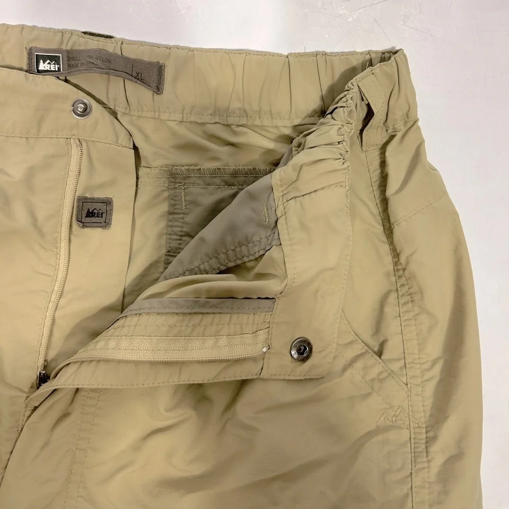 REI Men's Cargo Athletic Hiking Shorts Size XL Khaki Tan Nude