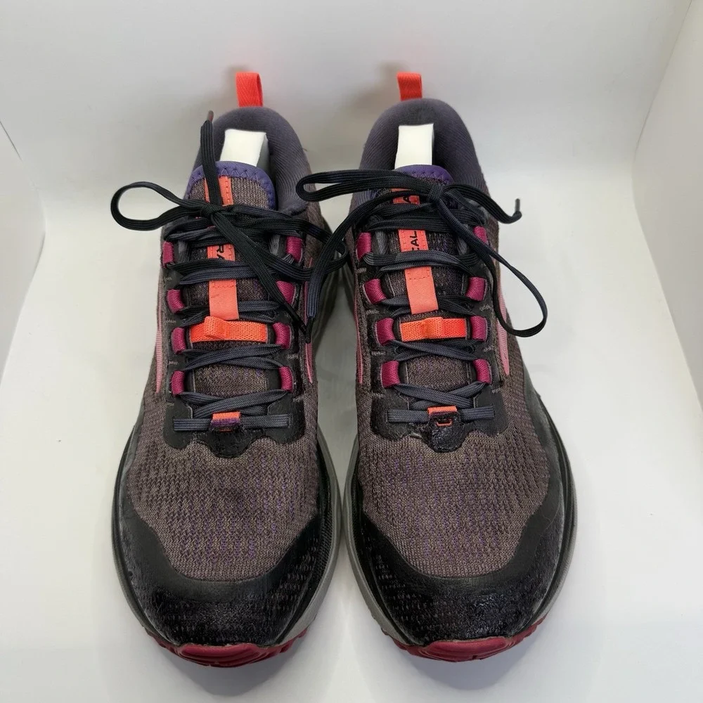 Brooks see photos