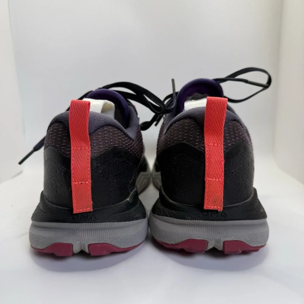 Brooks see photos