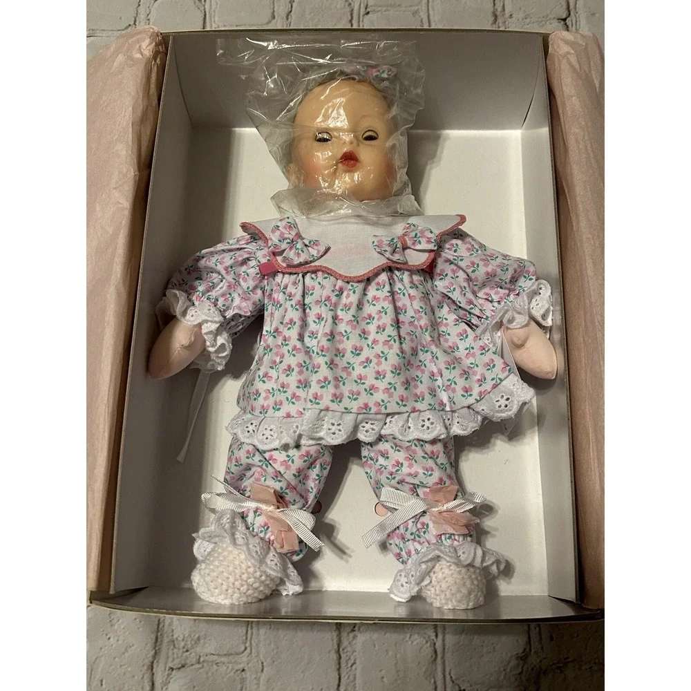 Madame Alexander # 29160 Pretty In Pink Huggums 12
