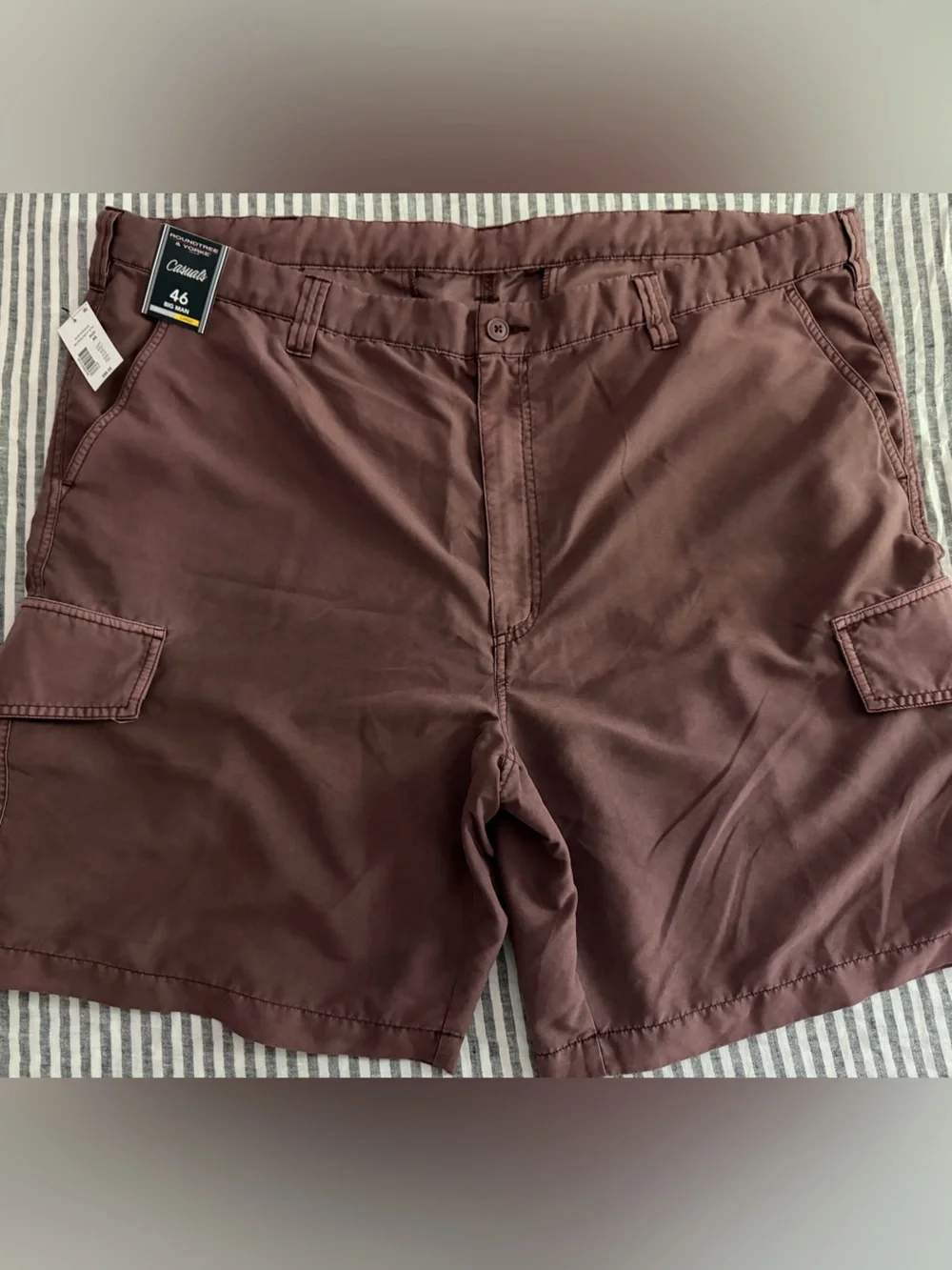 Roundtree & Yorke men’s big and tall Mauve-Brown and gray Cargo Shorts size 46