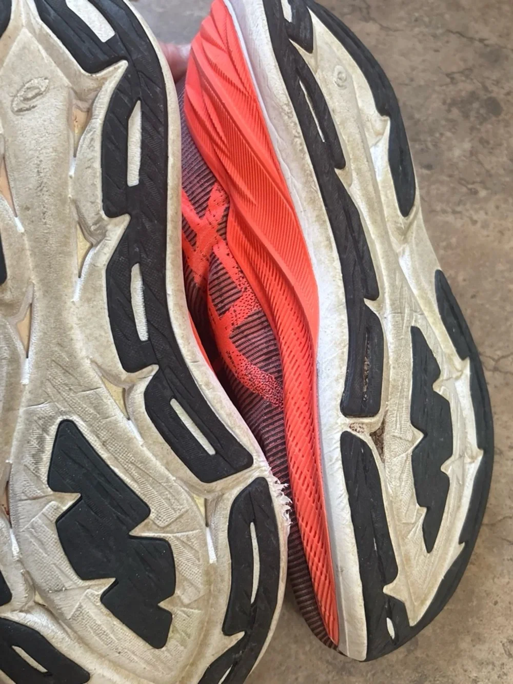 ASICS Superblast