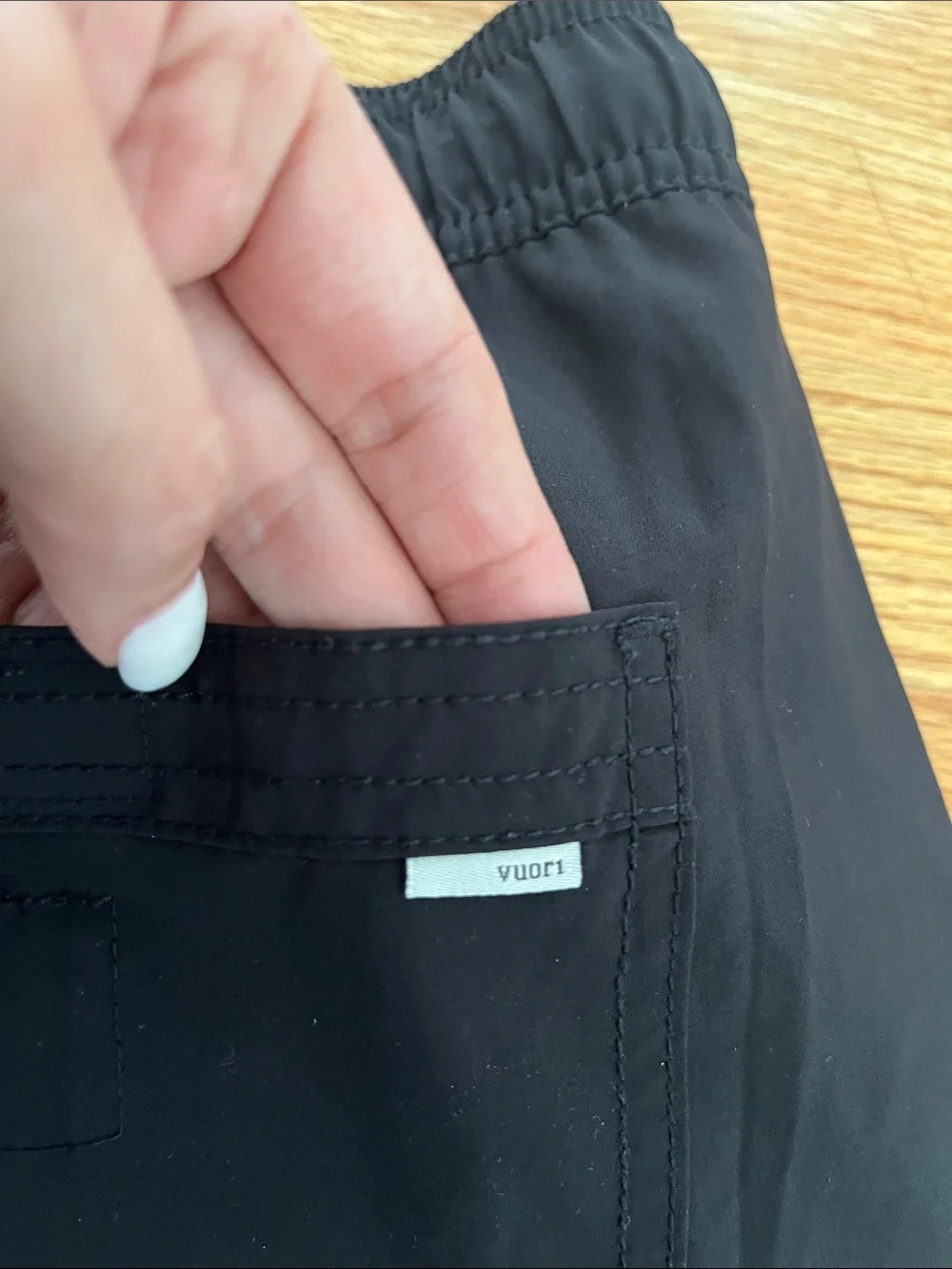 Vuori black athletic
