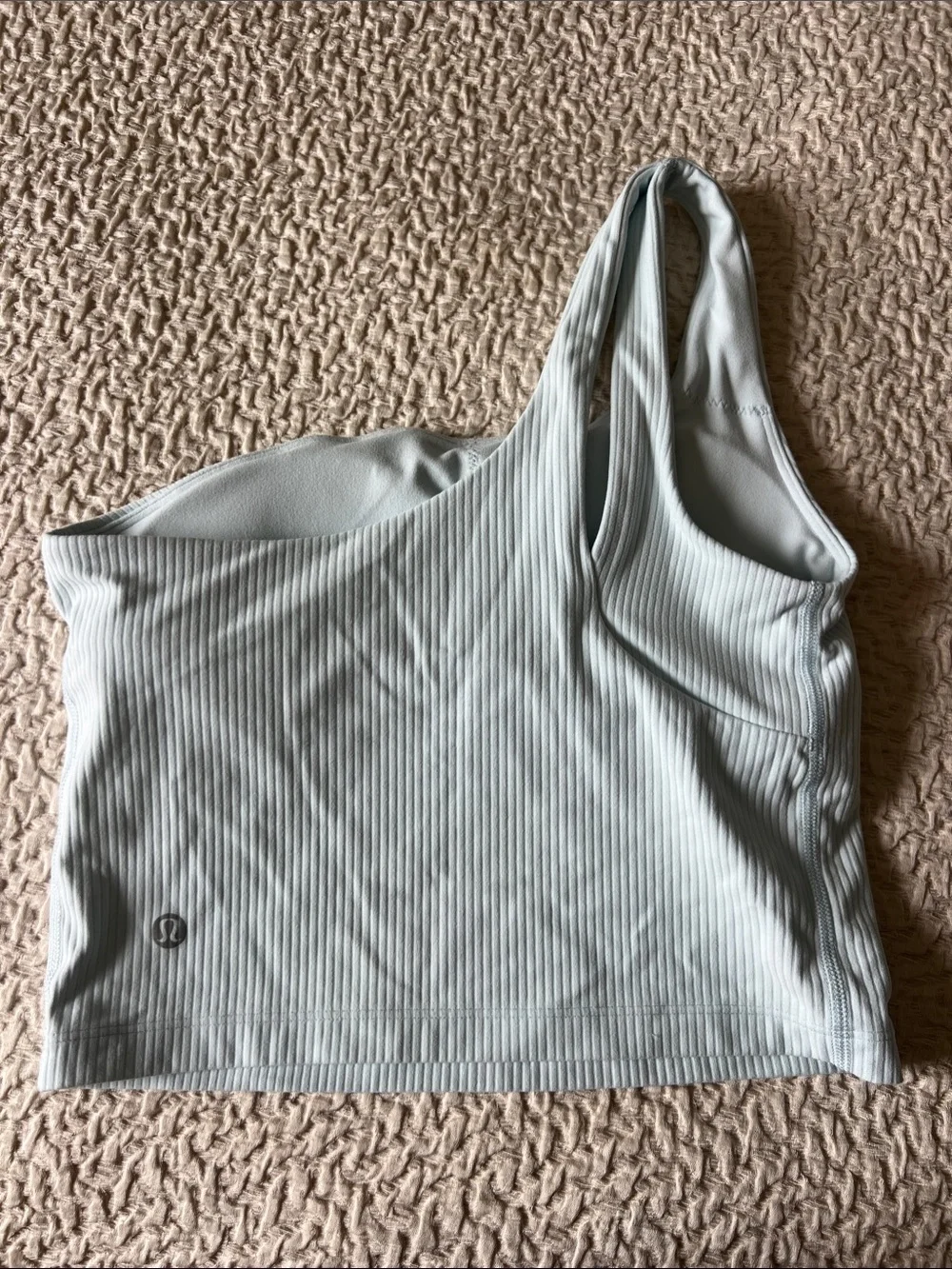 lululemon athletica euc comes