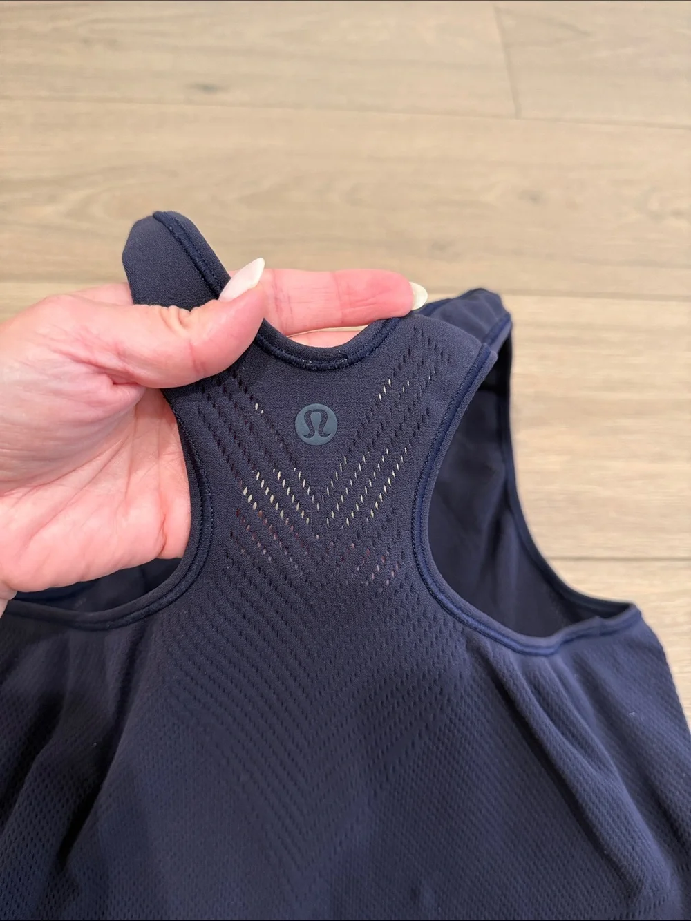 lululemon athletica excellent preowned