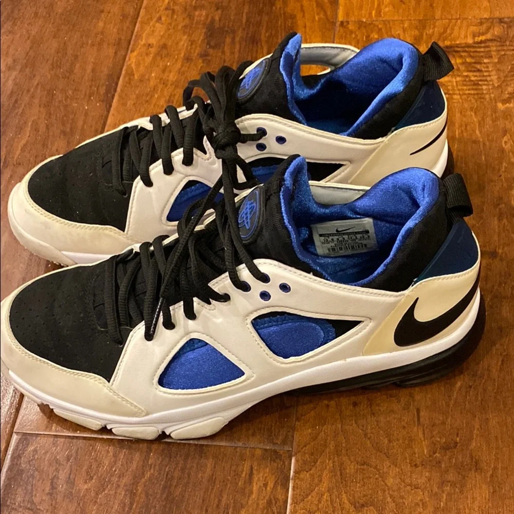 Nike stylish white